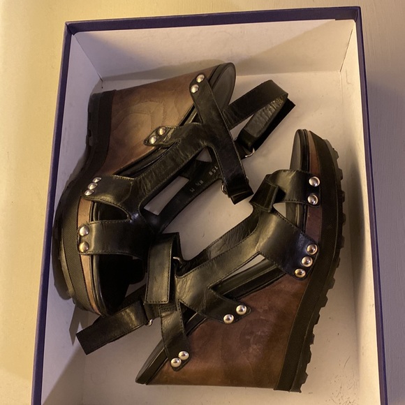 Stuart Weitzman black calf wedge. Worn once. - Picture 8 of 11